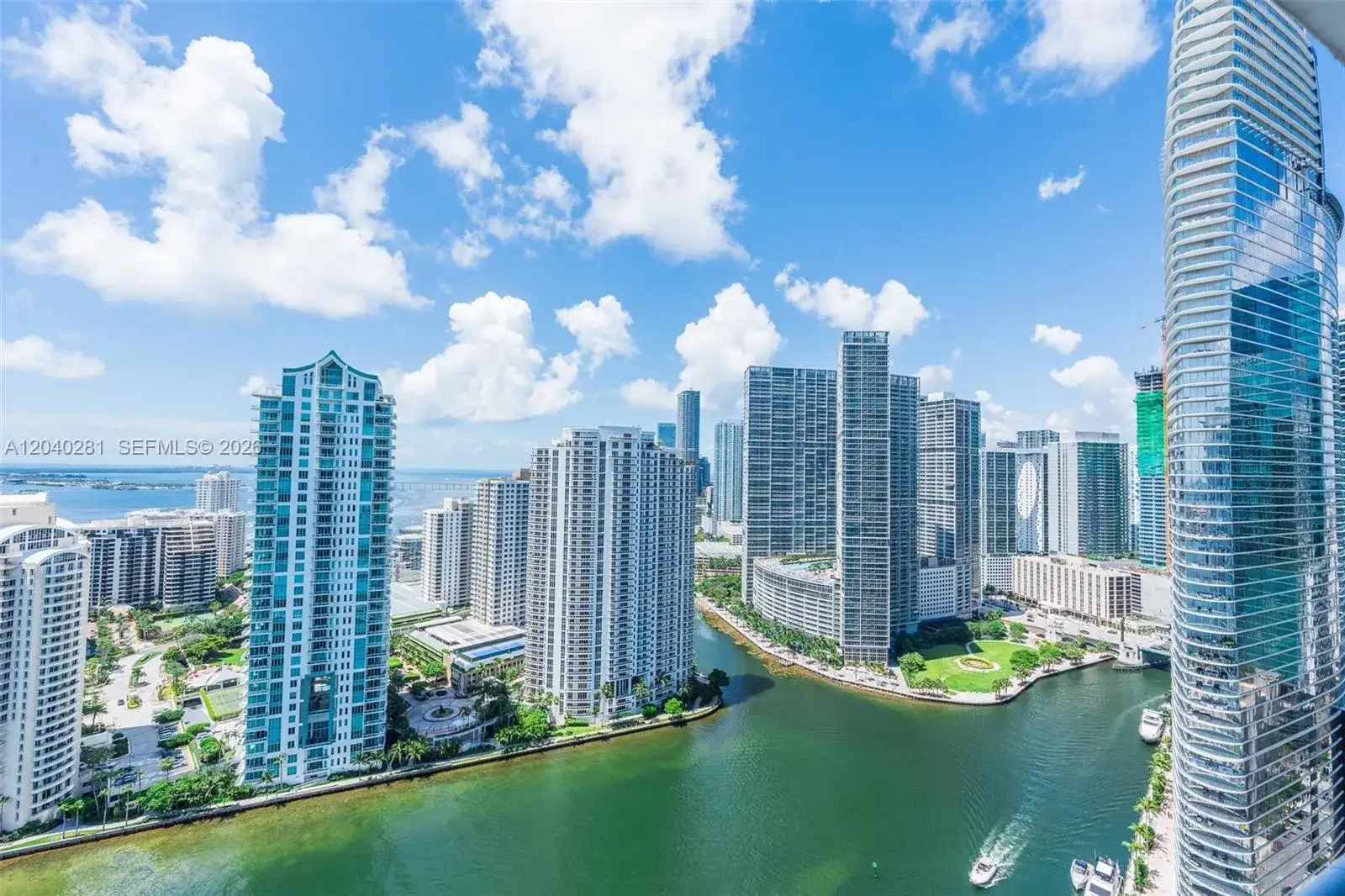 325 S Biscayne Blvd # 3821, Miami FL 33131 photo 2