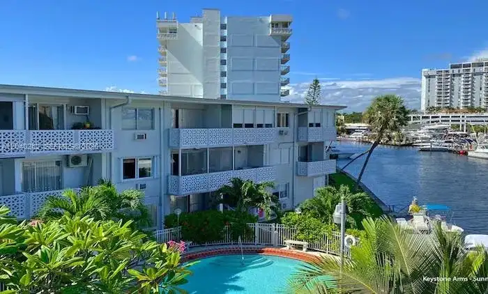 13105 Ixora Ct # 107, North Miami FL 33181