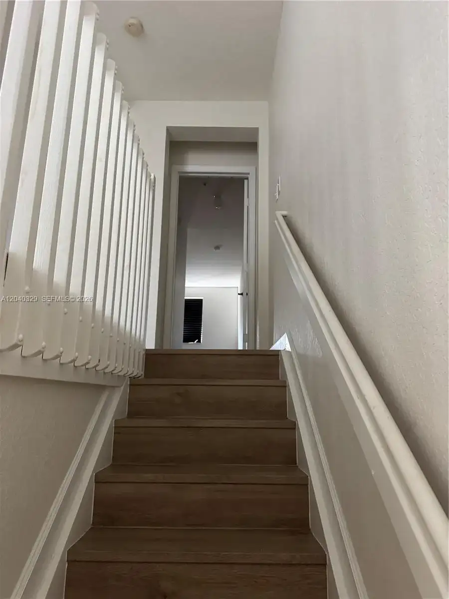 17640 NW 73rd Ave # 19, Hialeah FL 33015 photo 3
