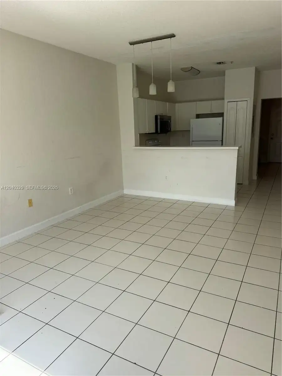 17640 NW 73rd Ave # 19, Hialeah FL 33015 photo 4