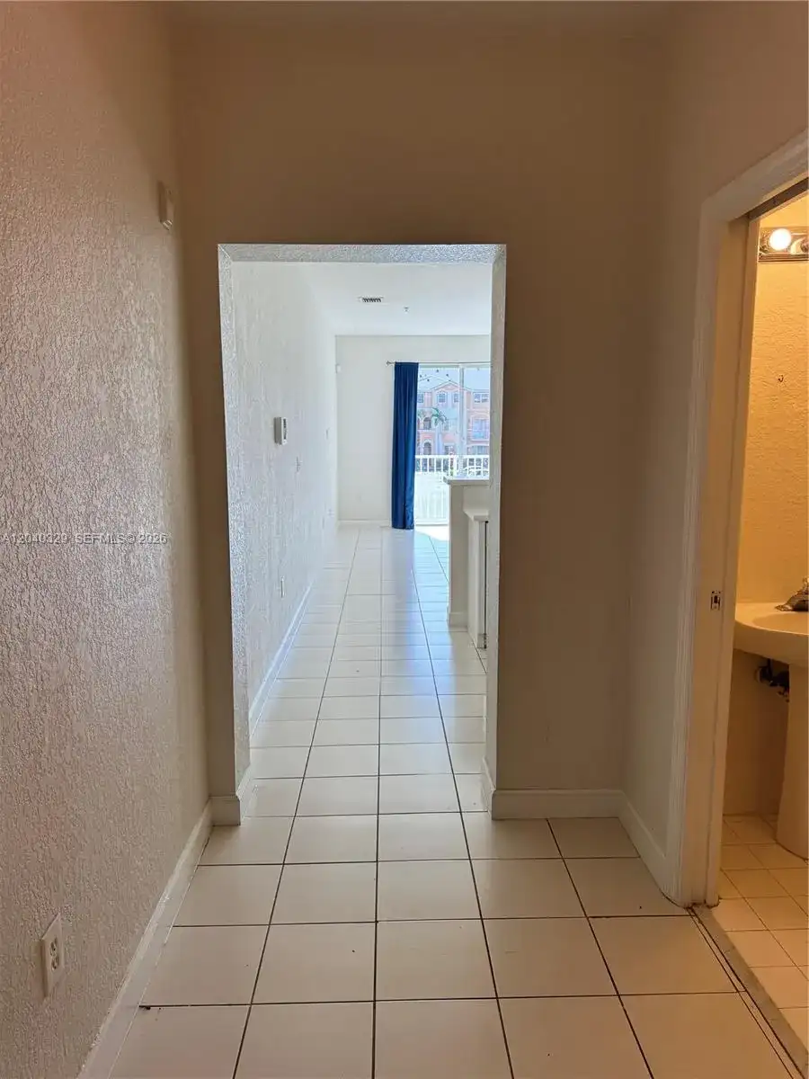 17640 NW 73rd Ave # 19, Hialeah FL 33015 photo 5