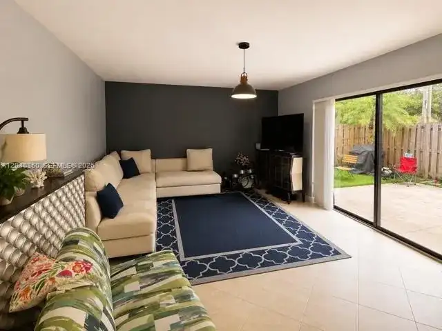 9954 NW 6th Pl, Plantation FL 33324 photo 4