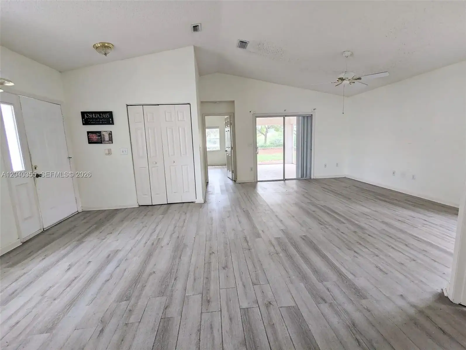 532 SE 21st Dr, Homestead FL 33033 photo 2