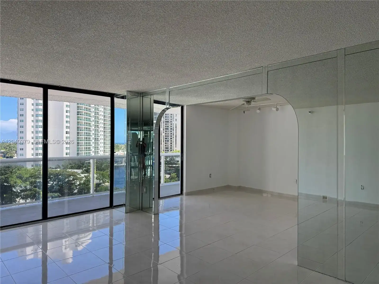 20505 E Country Club Dr # 835, Aventura FL 33180 photo 4