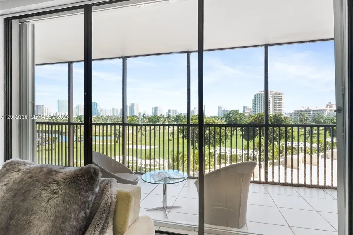 20379 W Country Club Dr # 536, Aventura FL 33180