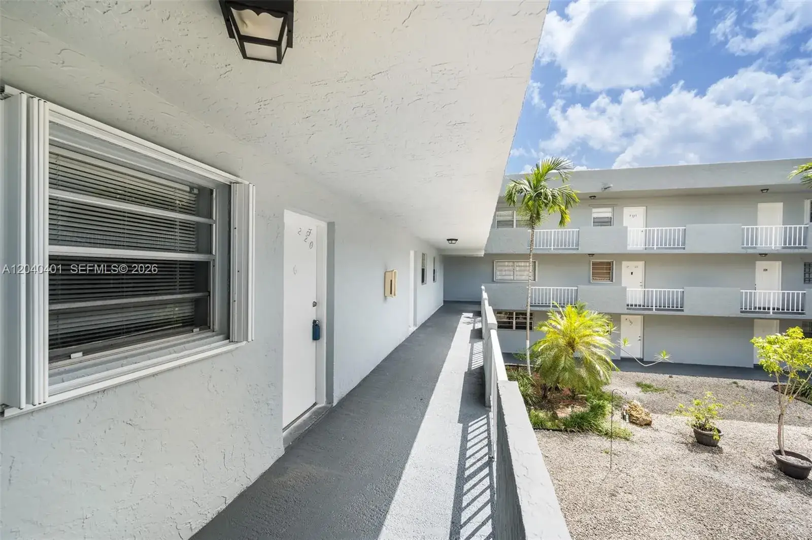 1725 W 60th St # F220, Hialeah FL 33012