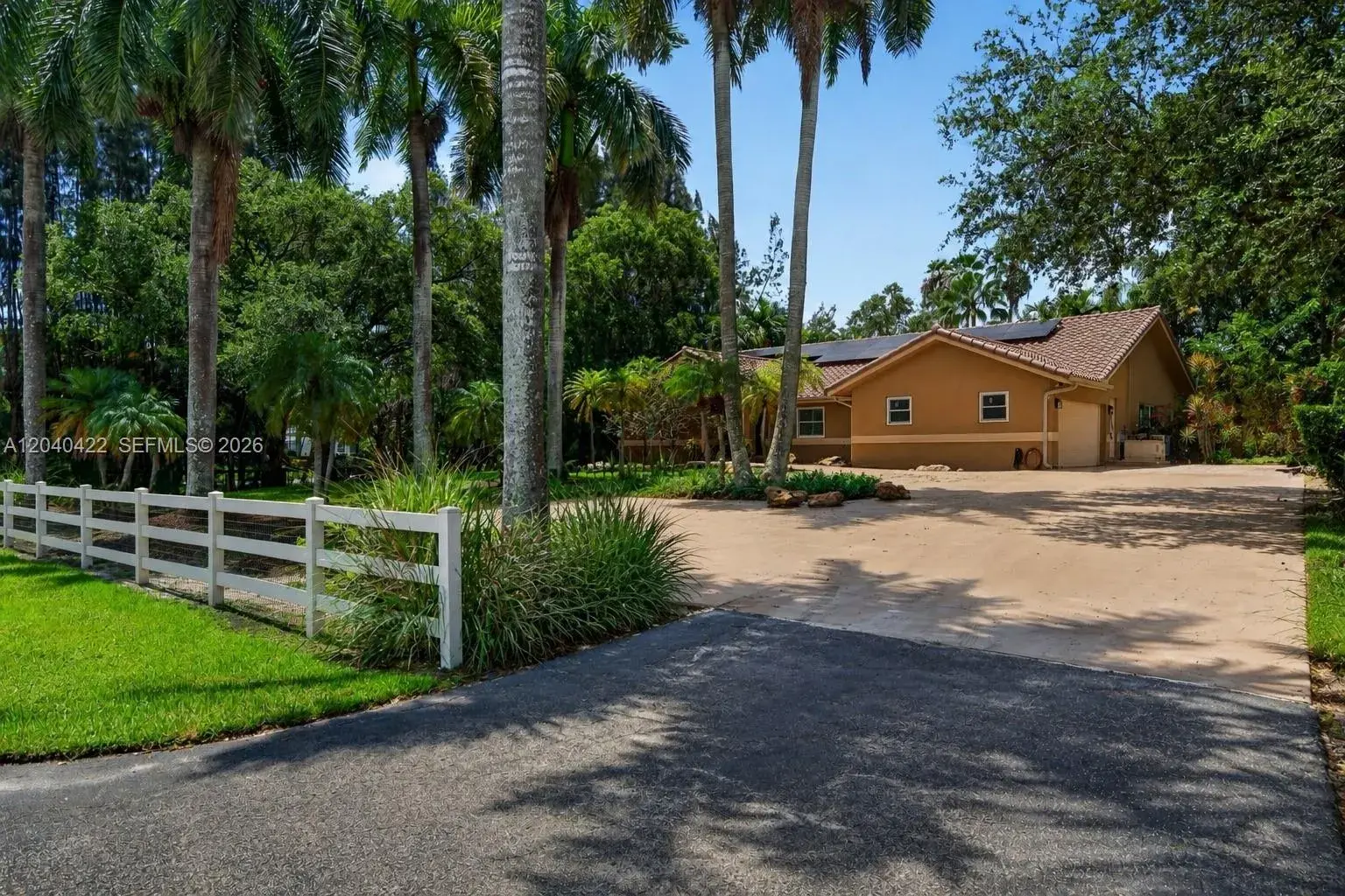 15720 SW 56th St, Southwest Ranches FL 33331