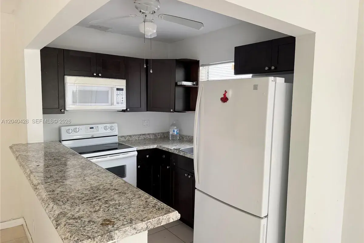 2801 NE 49th St # 7, Fort Lauderdale FL 33308