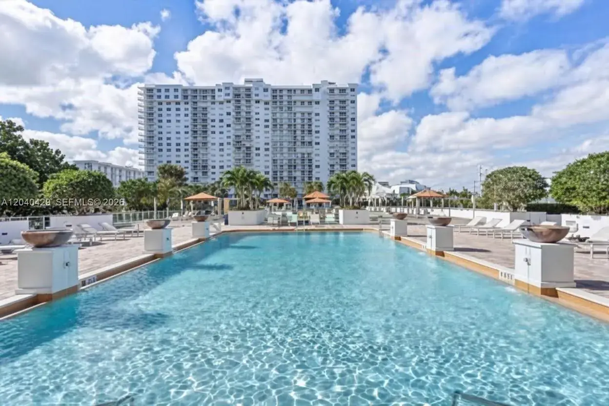 2801 NE 183rd St # 203W, Aventura FL 33160