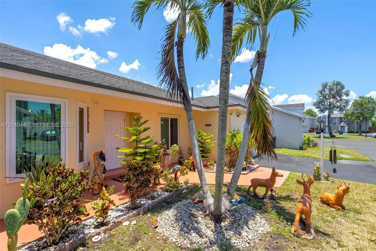 10170 NW 54th Ter, Doral FL 33178 photo 2