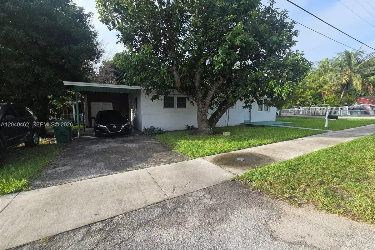 2990 NW 55th St, Miami FL 33142