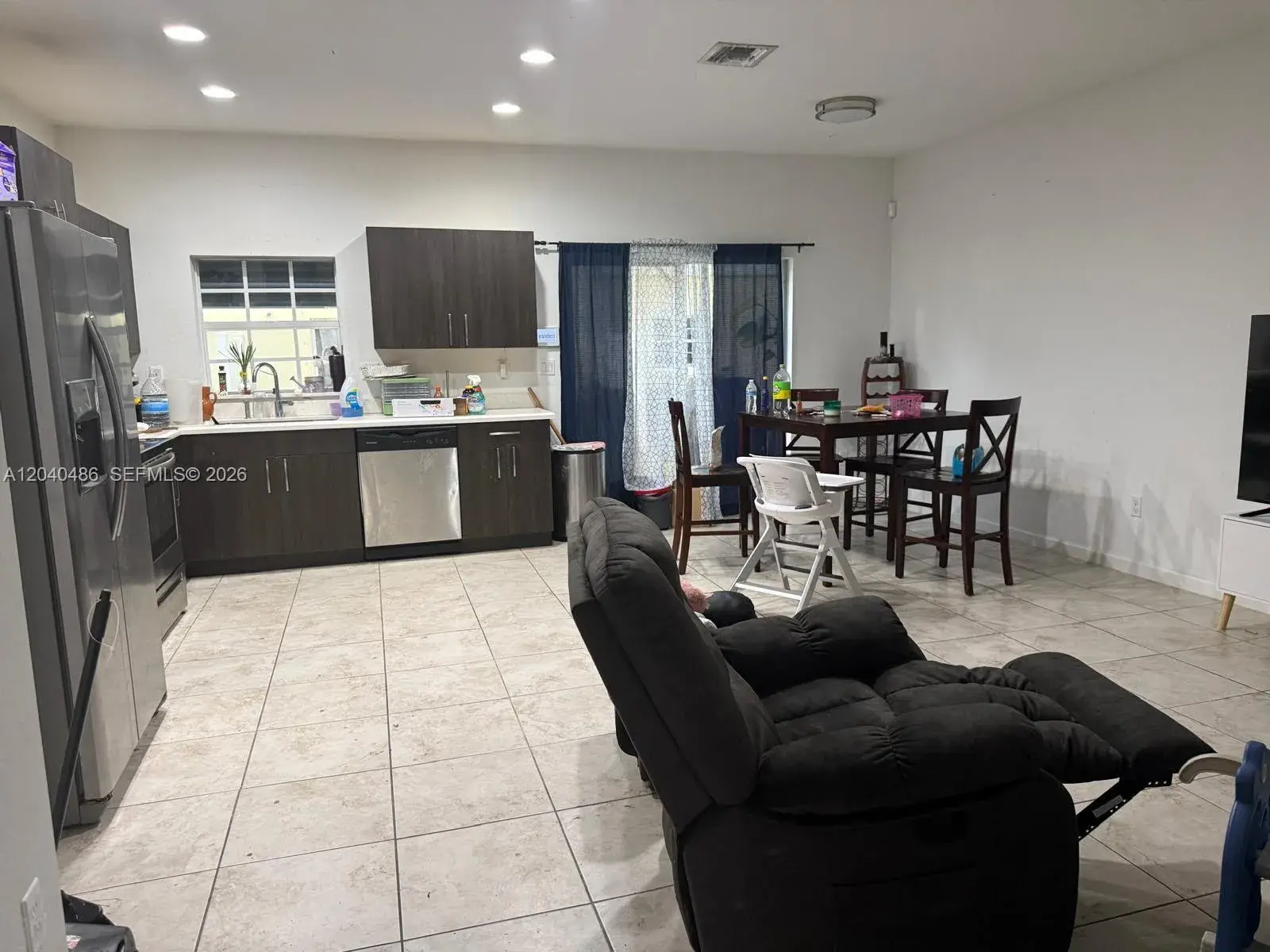 4037 NW 10th Pl, Lauderhill FL 33313