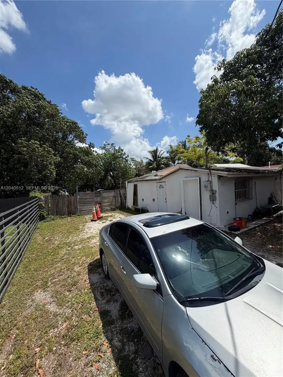 867 NW 109th St, Miami FL 33168 photo 4