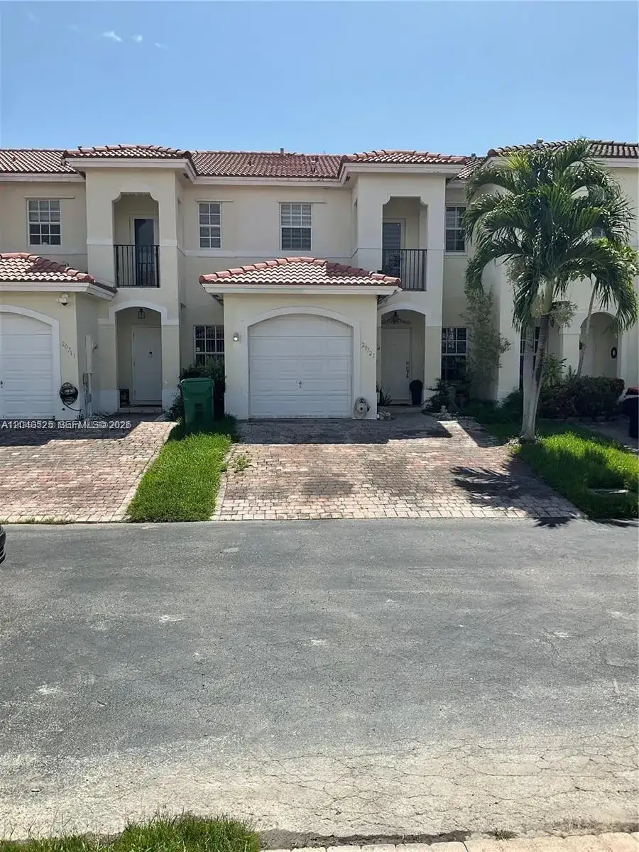 20721 SW 80th Ct, Cutler Bay FL 33189 photo 2