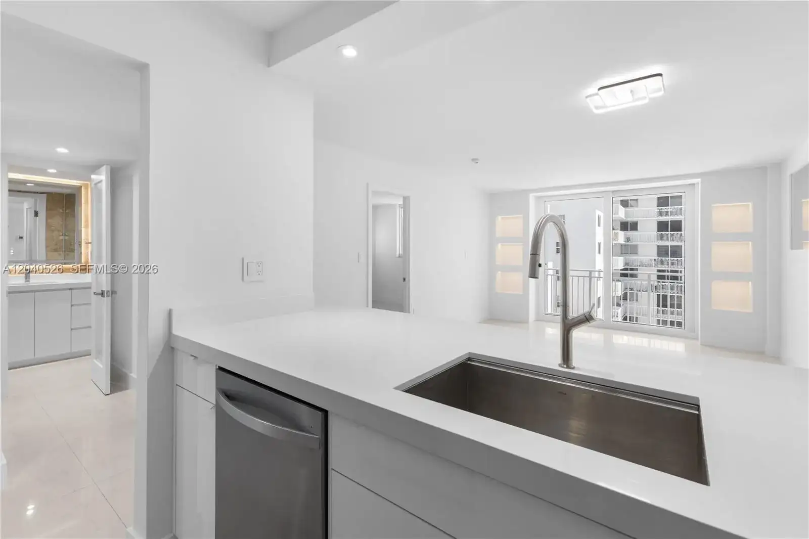 345 Ocean Dr # 924, Miami Beach FL 33139 photo 4