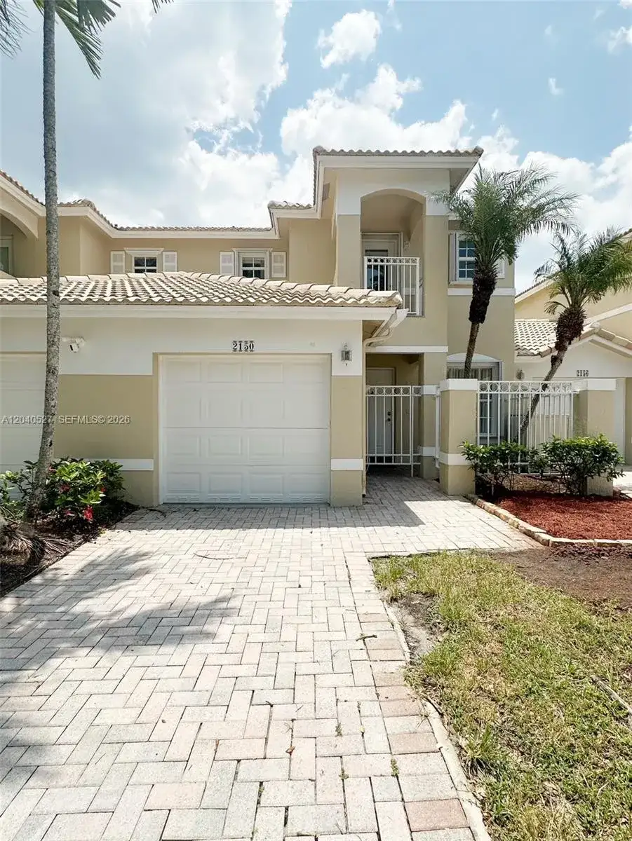 2150 NW 171st Ter, Pembroke Pines FL 33028 photo 2