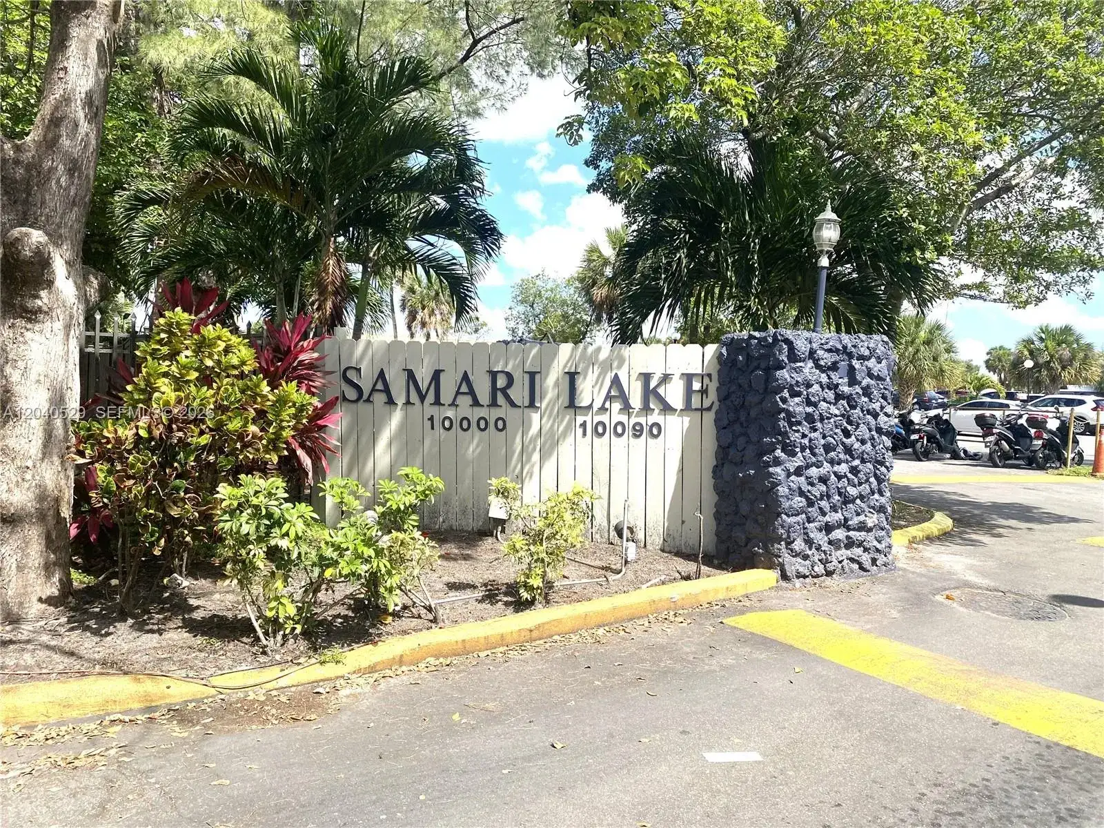10000 NW 80 Ct # 2537, Hialeah Gardens FL 33016 photo 2