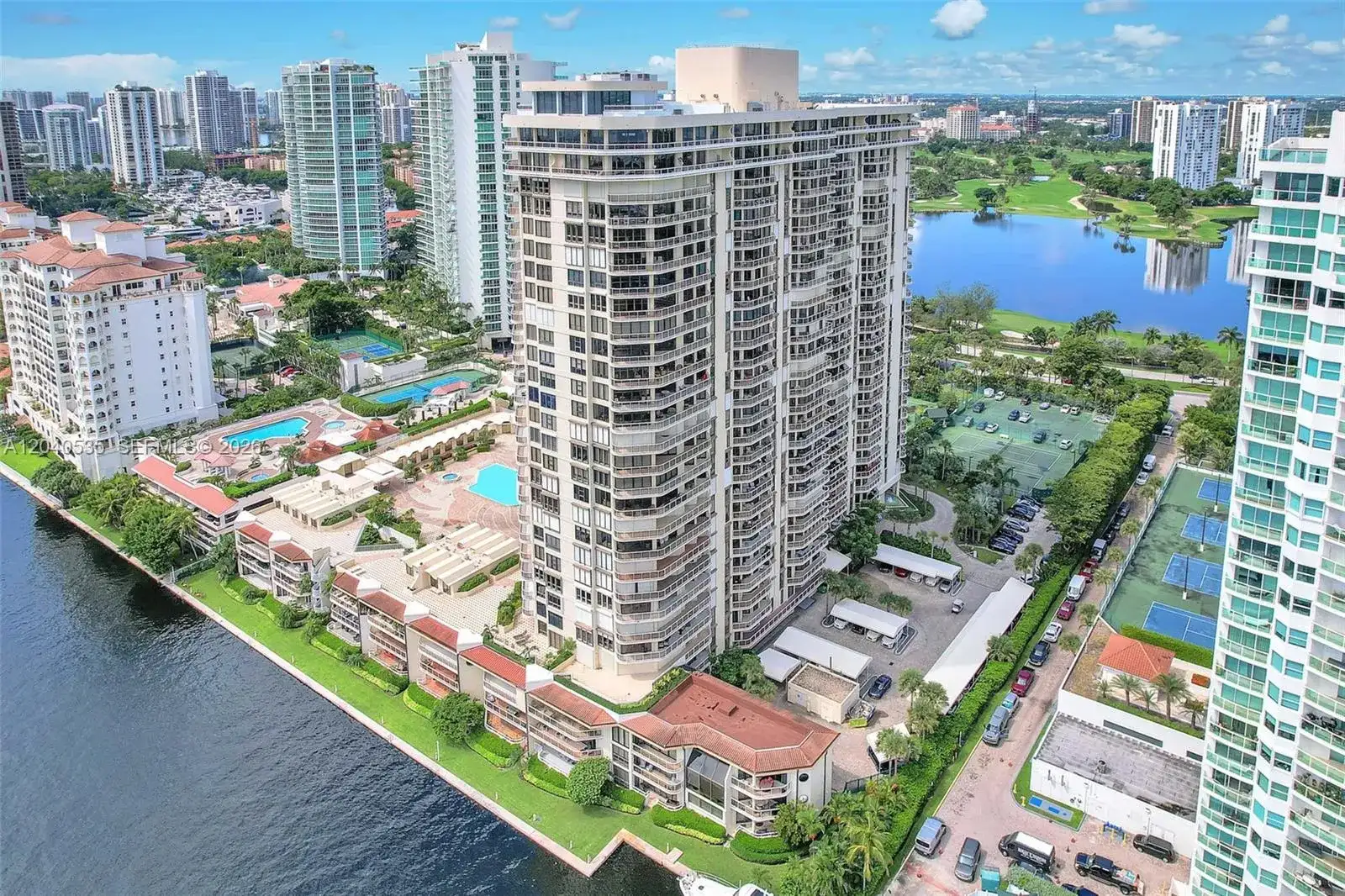 20191 E Country Club Dr # 1805, Aventura FL 33180 photo 2