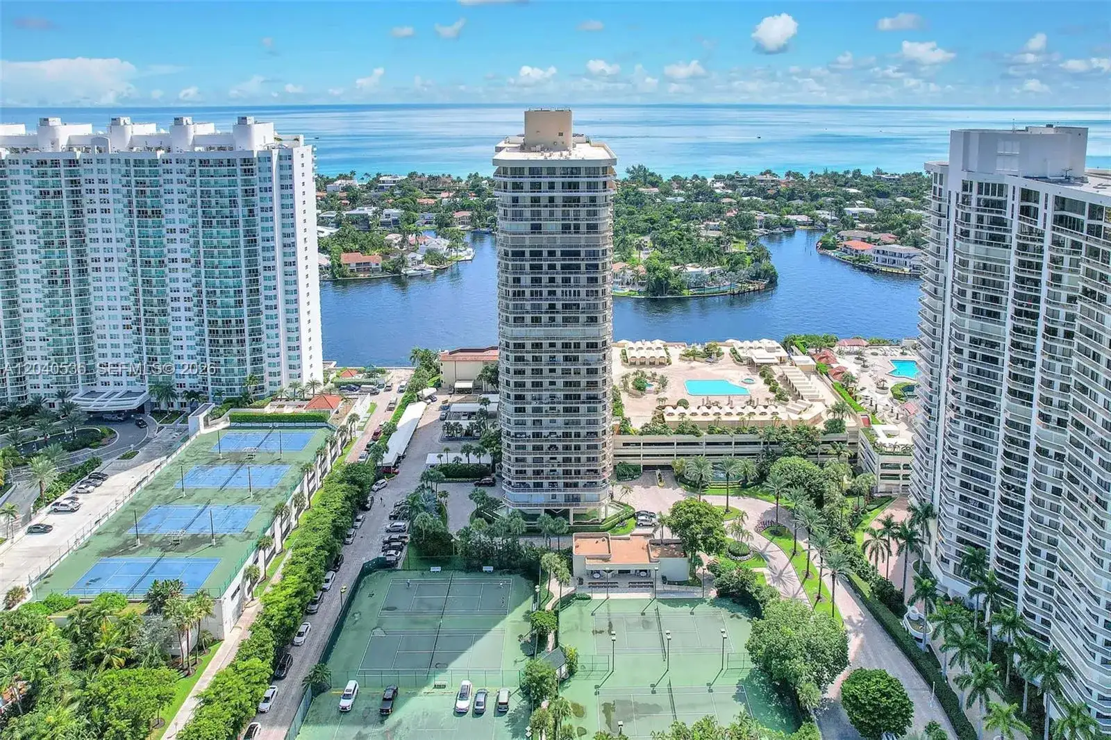 20191 E Country Club Dr # 1805, Aventura FL 33180 photo 4