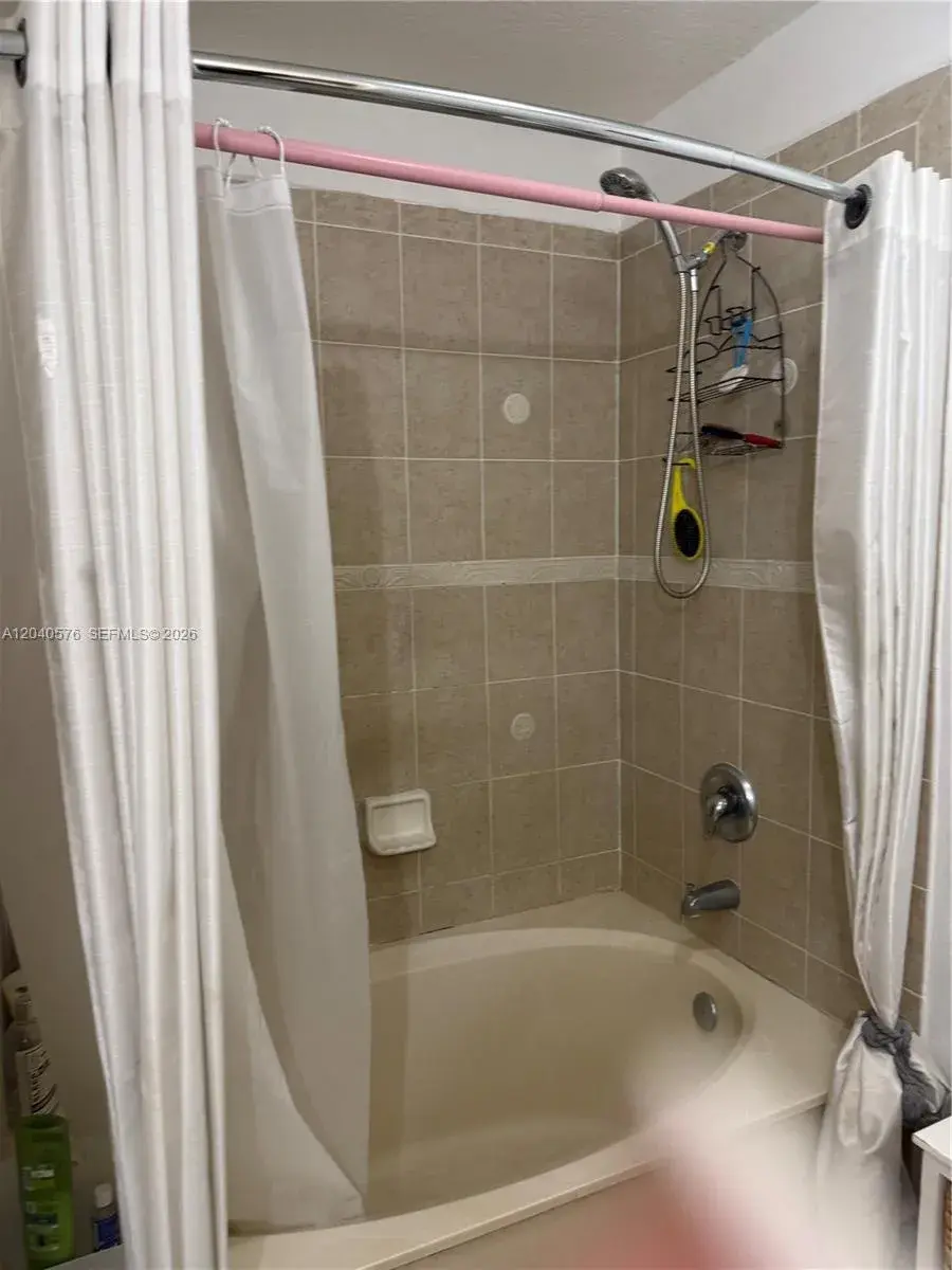 5943 SW 162nd Pl, Miami FL 33193