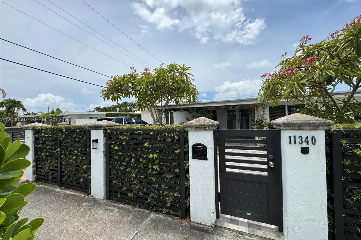 11340 SW 41st Ter, Miami FL 33165