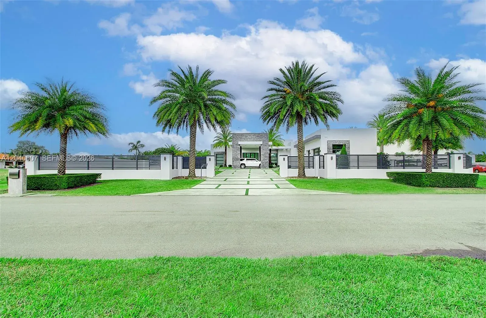 13052 NW 102nd Ave, Hialeah Gardens FL 33018