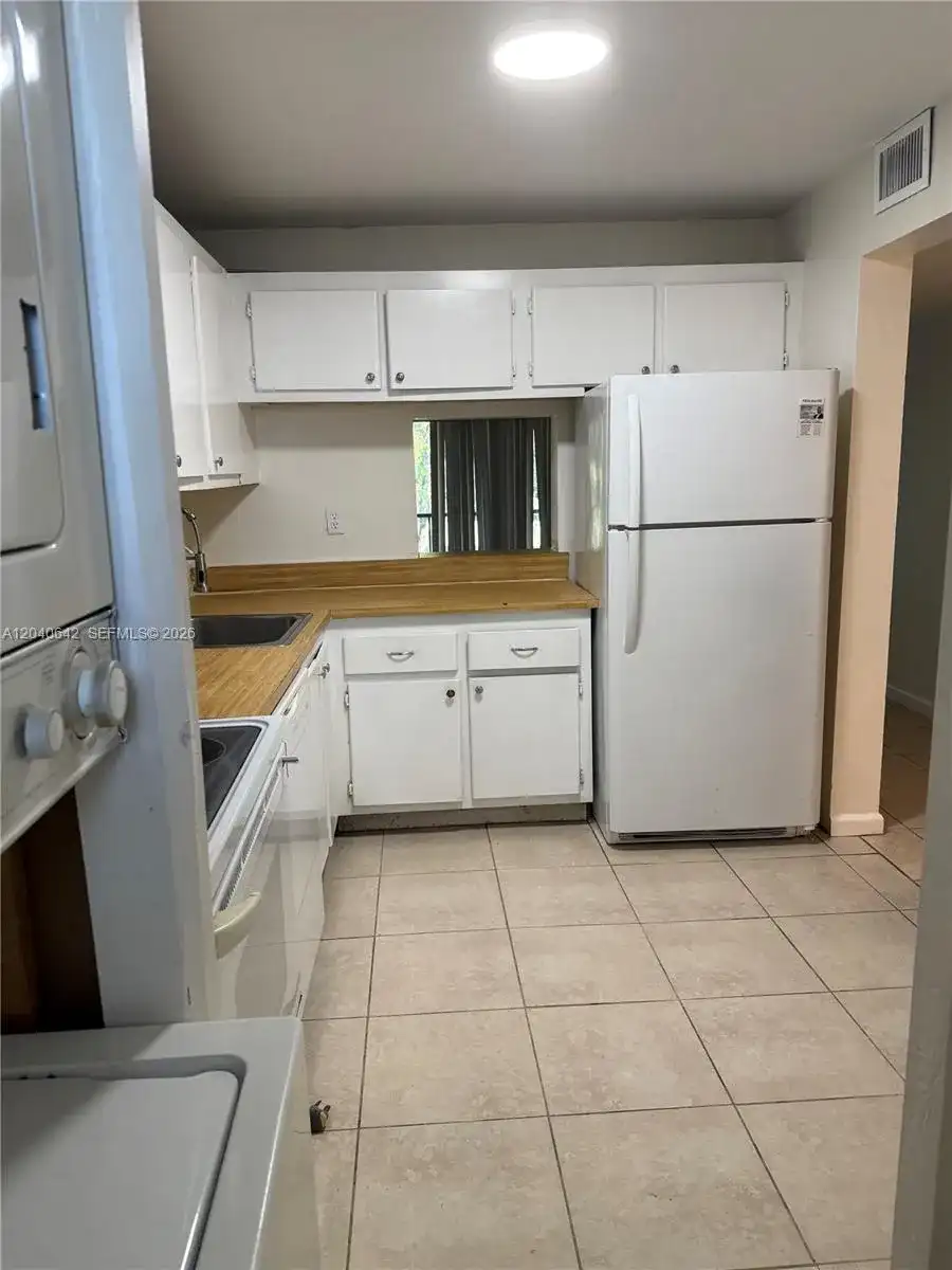 7900 S Colony Cir S # 207, Tamarac FL 33321