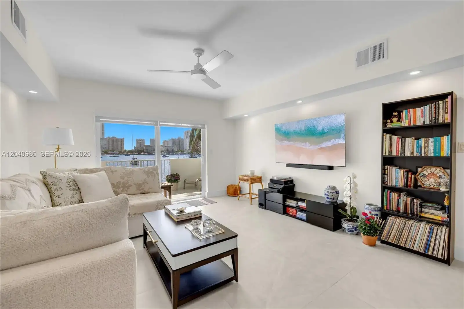 462 Golden Isles Dr # 211, Hallandale Beach FL 33009 photo 4