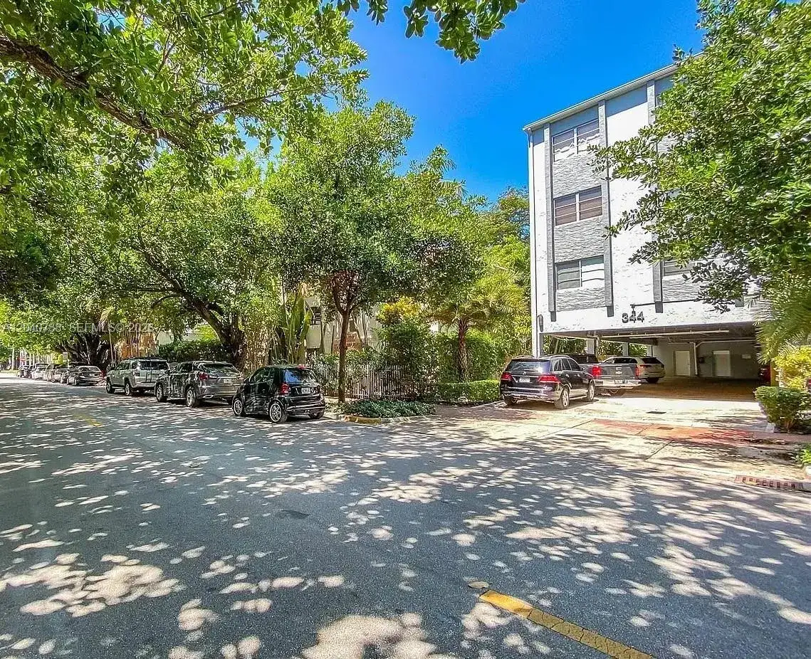 1 bedroom 1 bath Residential for sale at 344 Meridian Ave # 2B, Miami Beach FL 33139