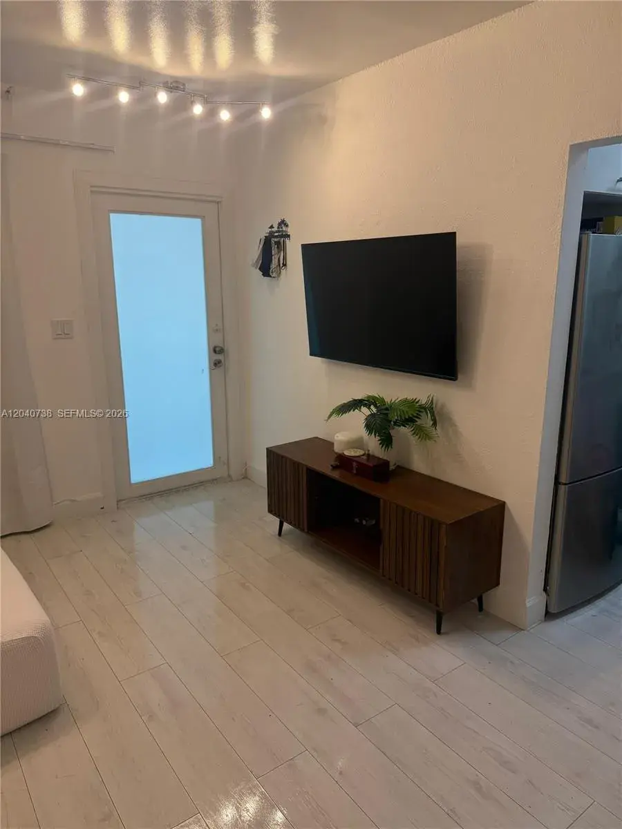 344 Meridian Ave # 2B, Miami Beach FL 33139