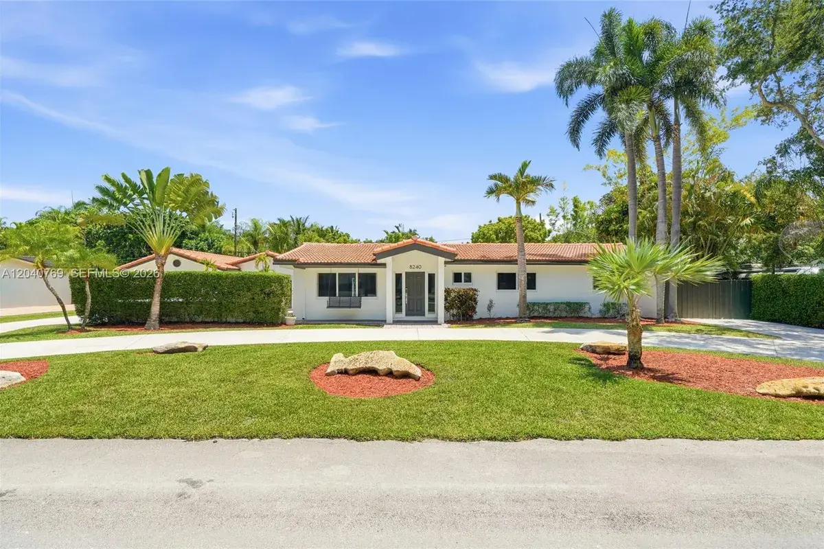 8240 SW 150 Dr, Palmetto Bay FL 33158