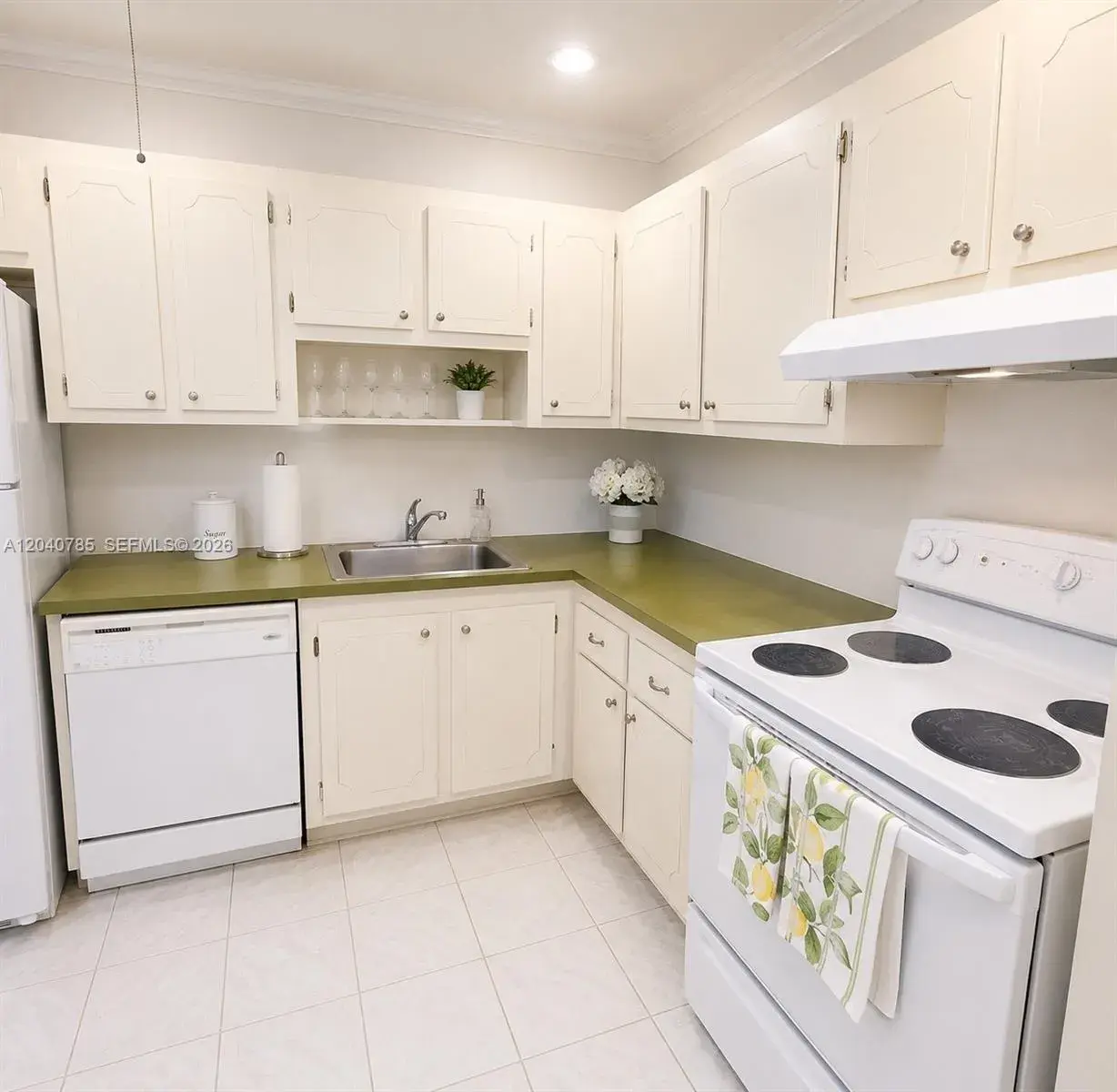 301 Cambridge Rd # 306, Hollywood FL 33024