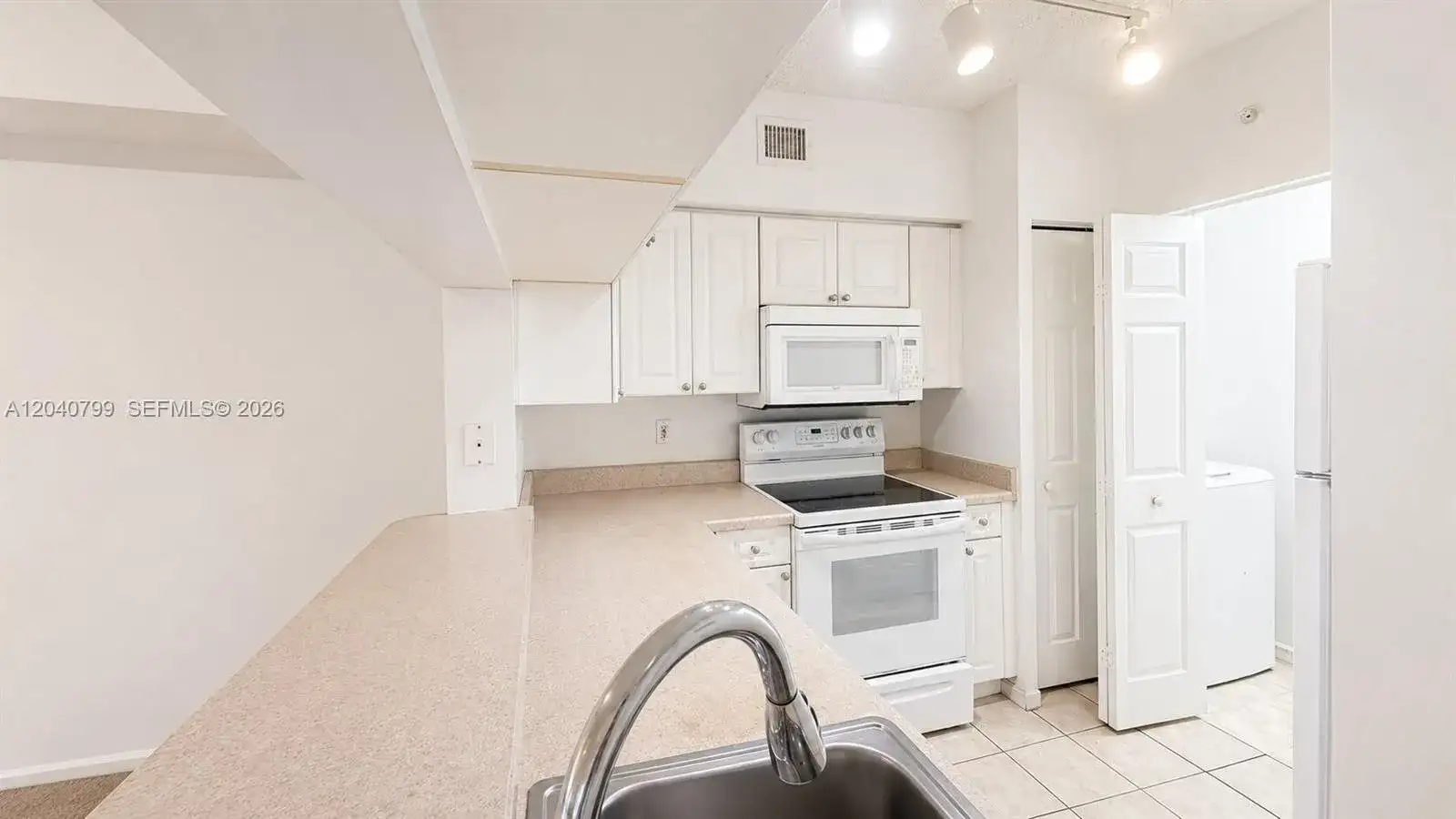 17150 N Bay Rd # 2602, Sunny Isles Beach FL 33160 photo 4