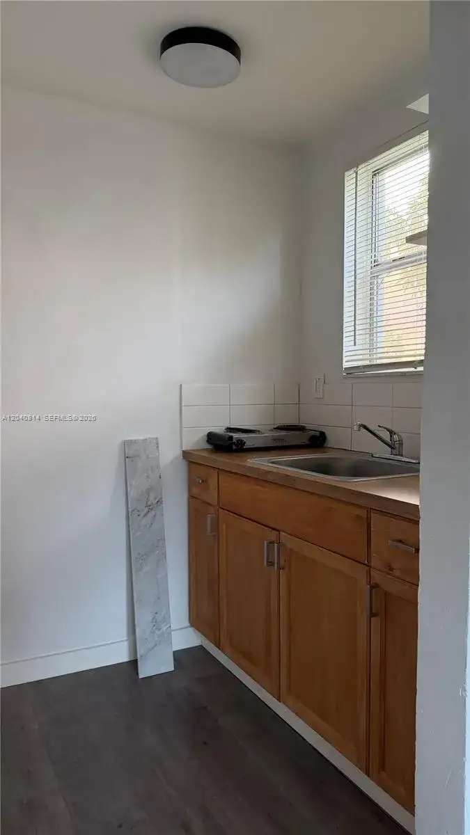 7025 NW 5th Ave # 2, Miami FL 33150 photo 5