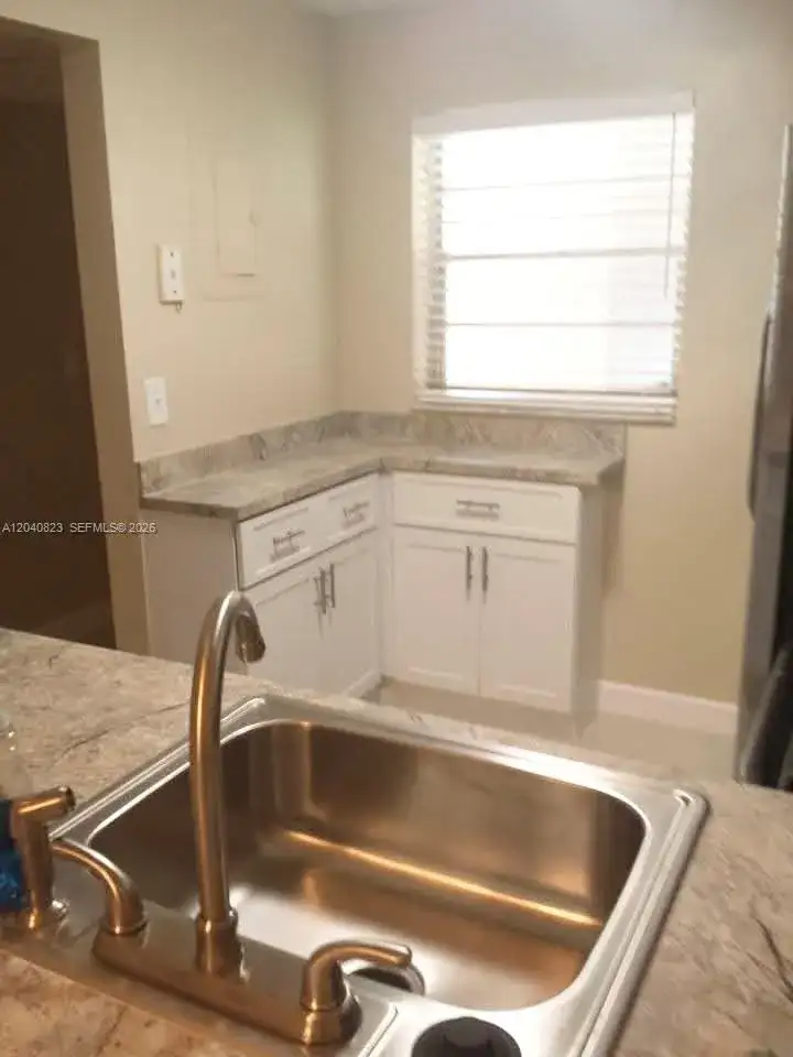 9235 Lagoon Pl # 109, Davie FL 33324 photo 4