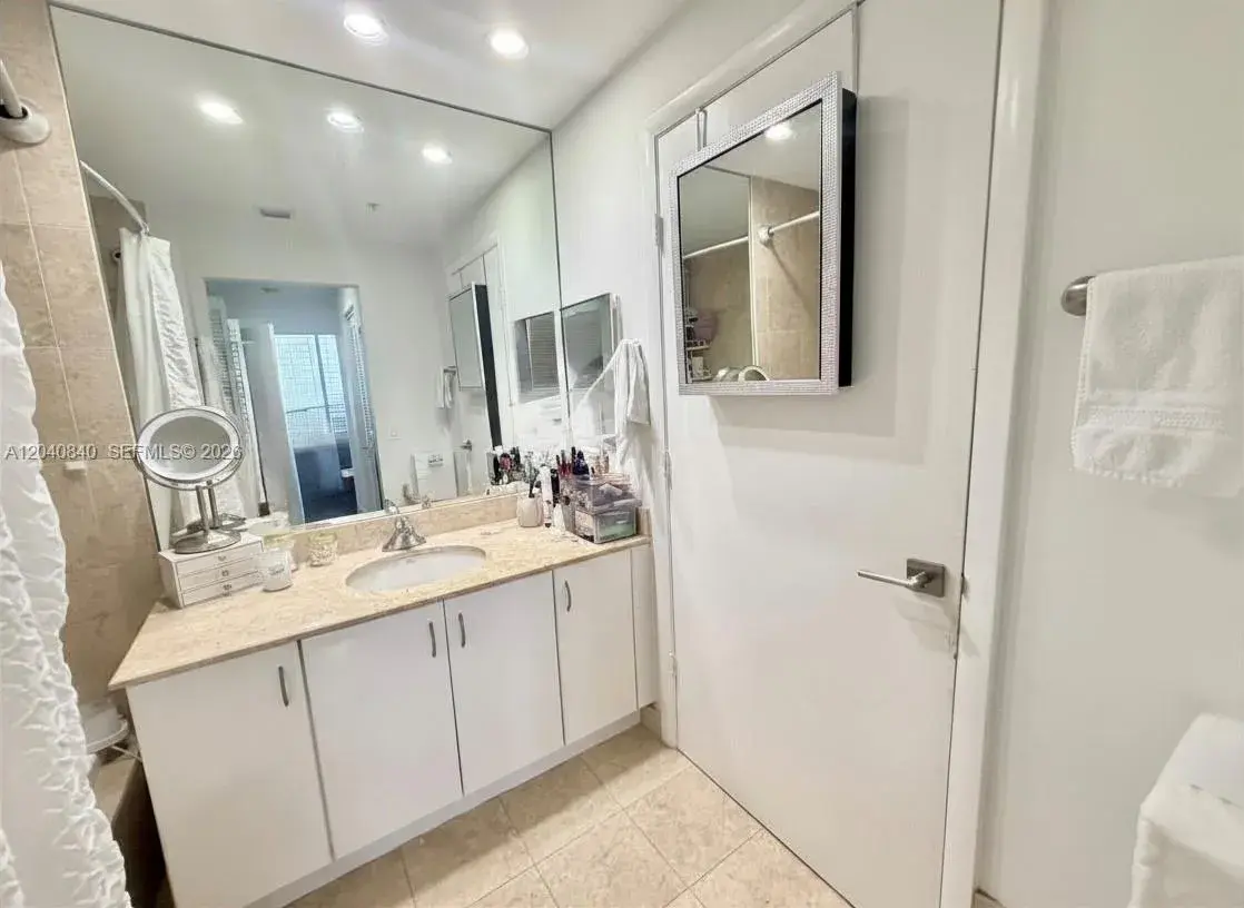 801 Brickell Key Blvd # 1704, Miami FL 33131