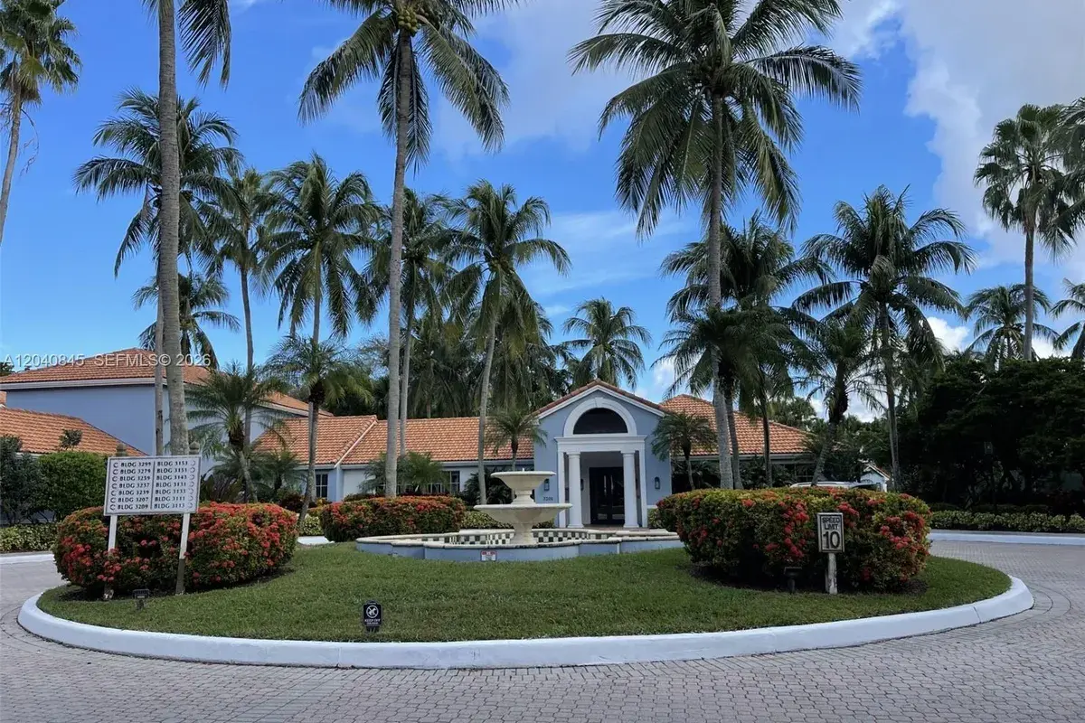 3153 Clint Moore Rd # 106, Boca Raton FL 33496