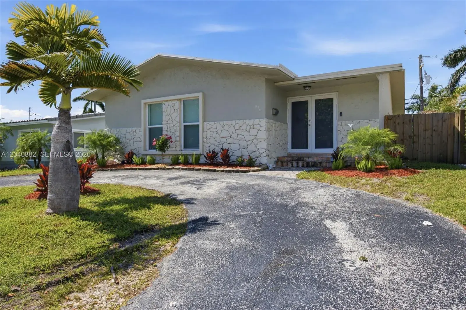 816 Johnson St, Hollywood FL 33019