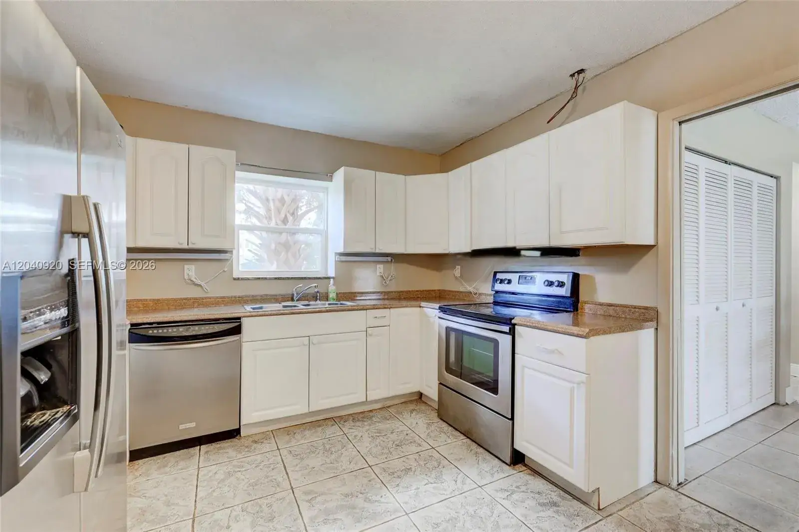 350 Sunshine Dr, Coconut Creek FL 33066