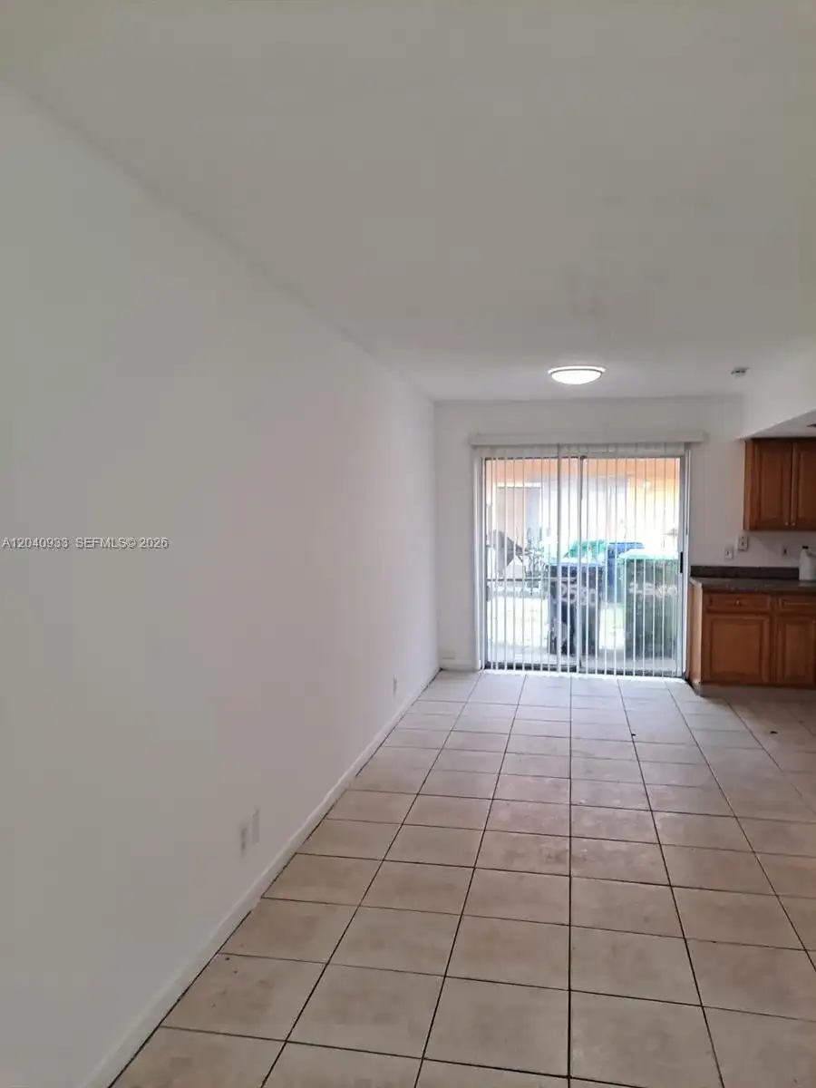 2560 NW 52nd Ave # C18, Lauderhill FL 33313