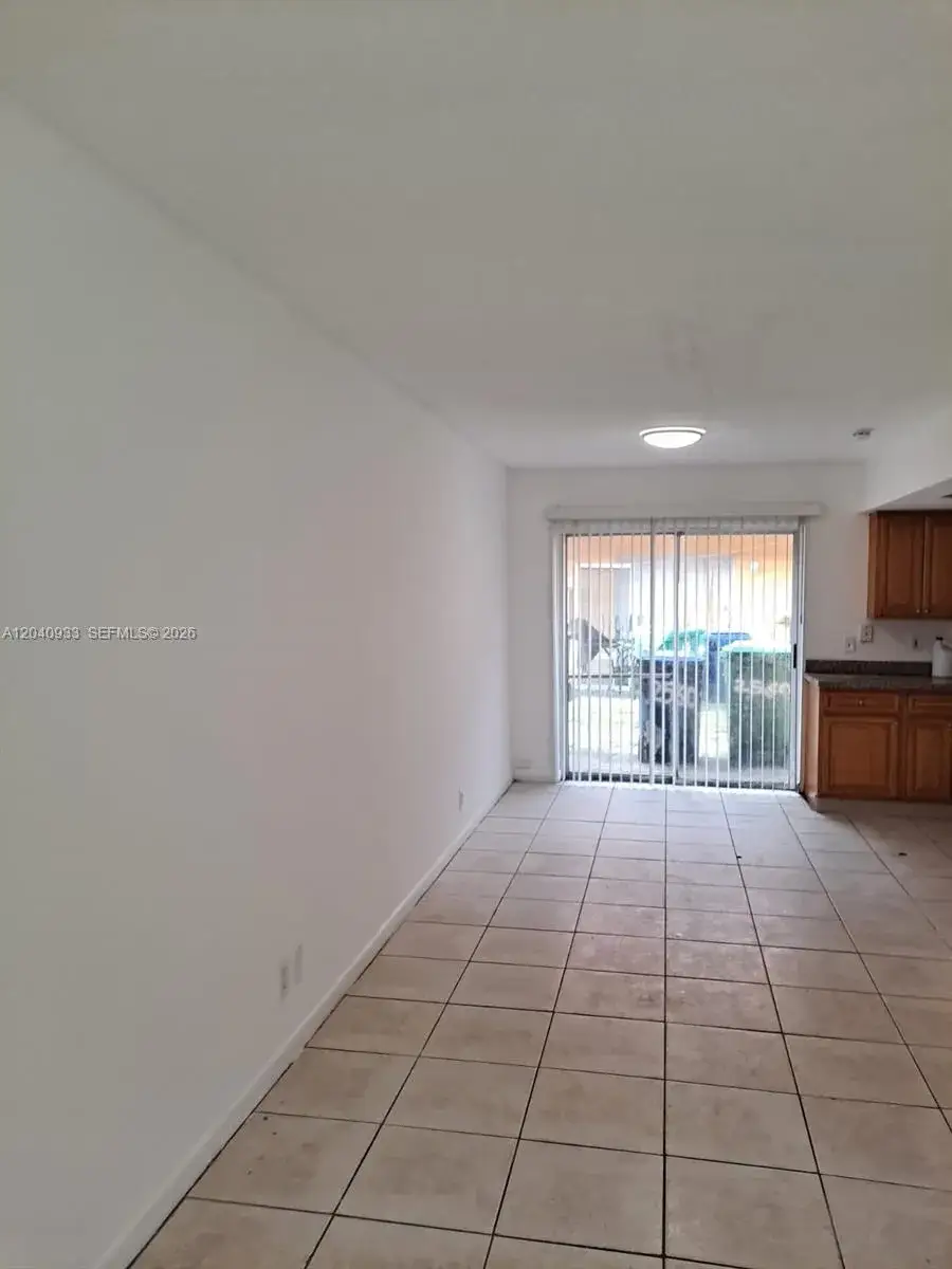 2560 NW 52nd Ave # C18, Lauderhill FL 33313