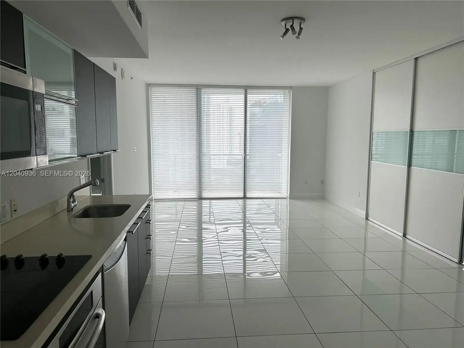 90 SW 3rd St # 3610, Miami FL 33130 photo 4
