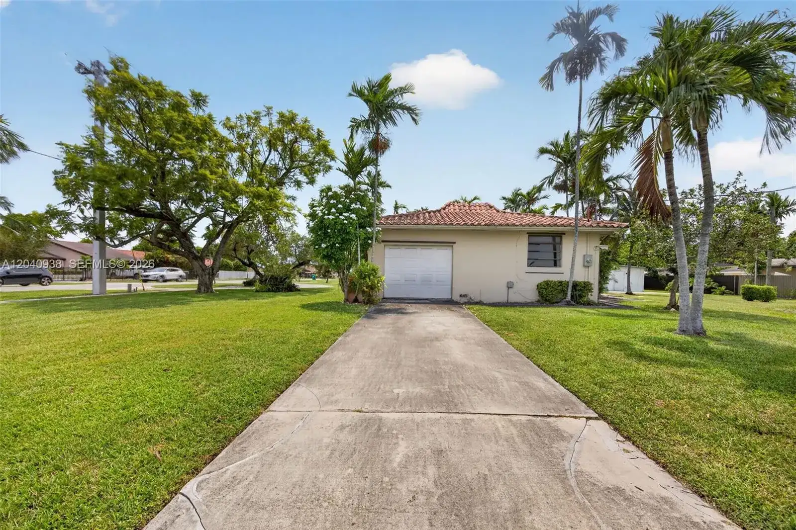 11405 SW 32nd St, Miami FL 33165 photo 2