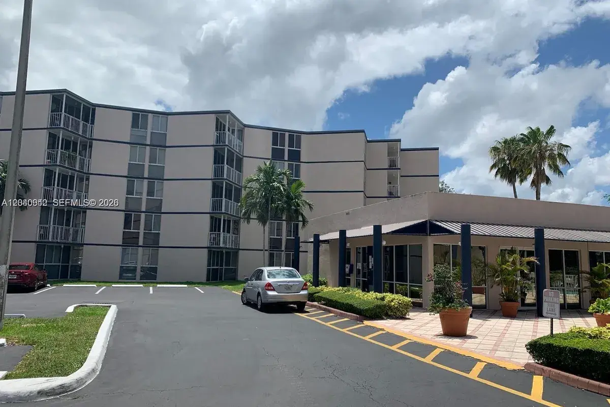 7035 NW 186th St # D310, Hialeah FL 33015