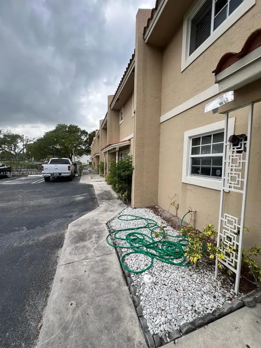 7983 NW 35th Ct # 6, Coral Springs FL 33065 photo 2