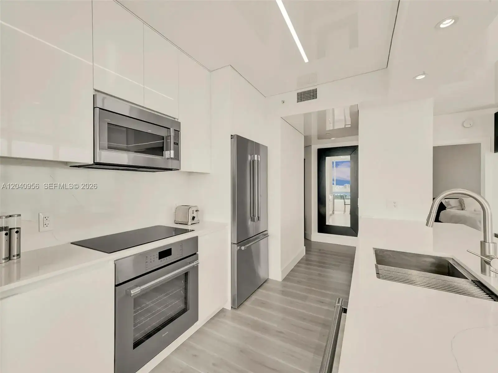 6365 Collins Ave # 2407, Miami Beach FL 33141 photo 3