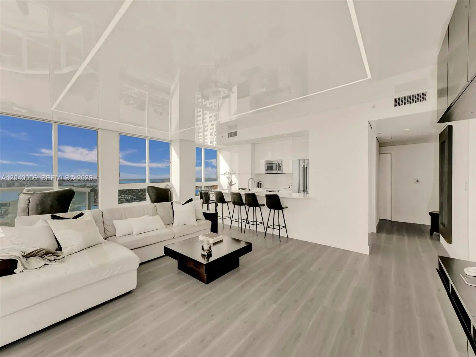 6365 Collins Ave # 2407, Miami Beach FL 33141
