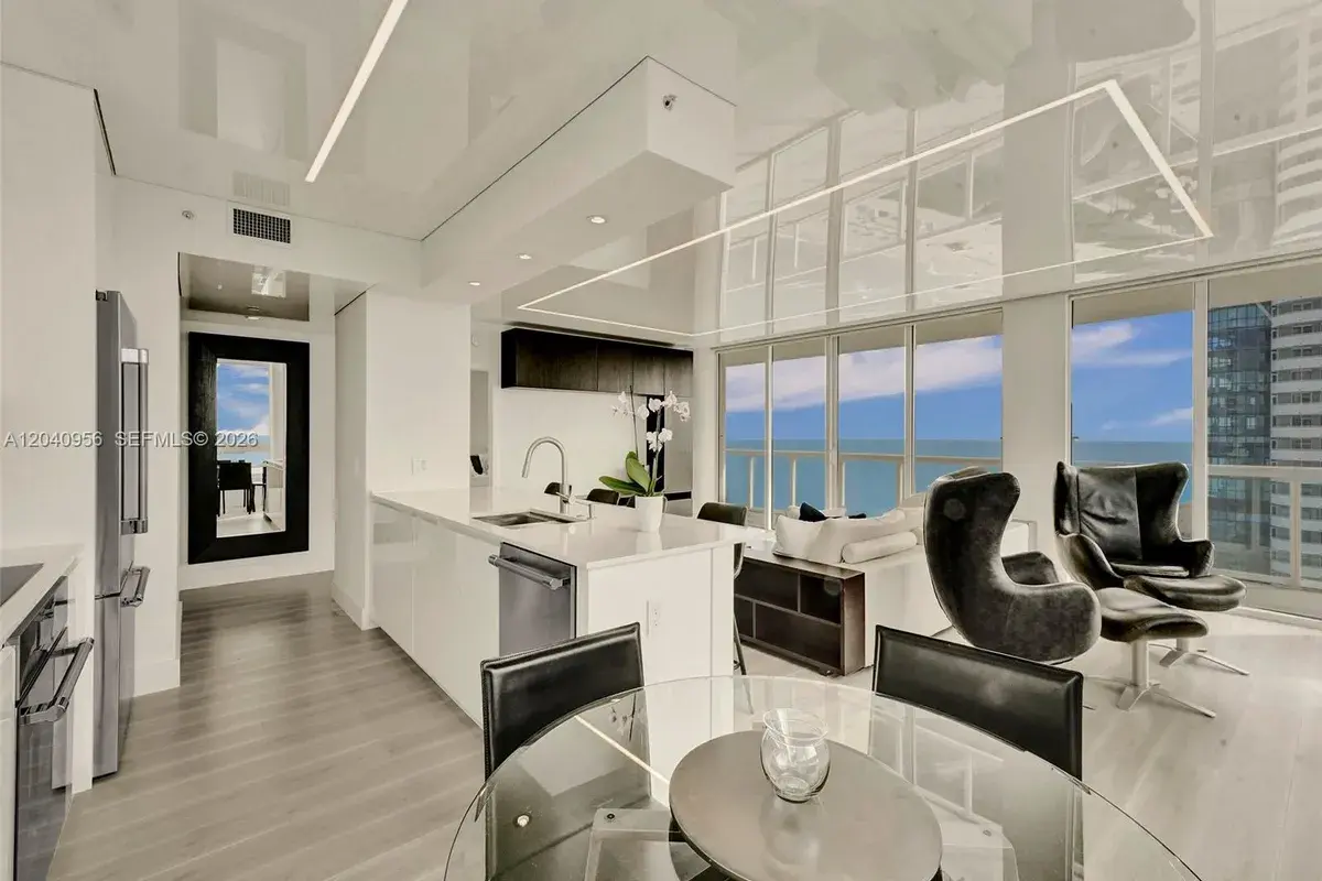 6365 Collins Ave # 2407, Miami Beach FL 33141