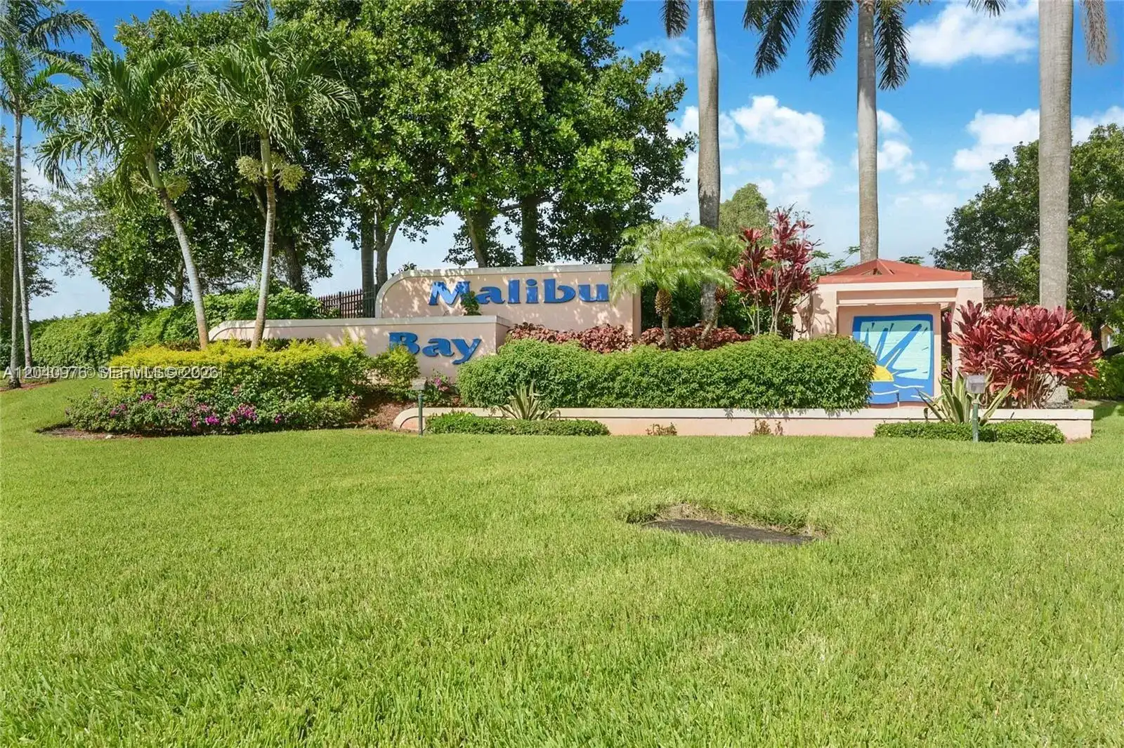 746 NW 208th Way, Pembroke Pines FL 33029