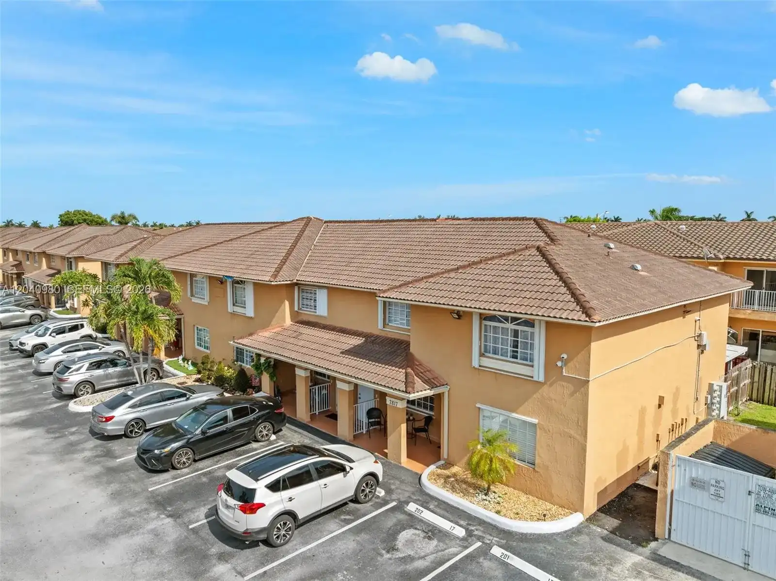 7817 W 36th Ave # 101, Hialeah FL 33018